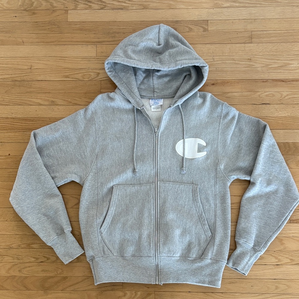 Champion Men’s Light Gray Hoodie with Logo -  size S